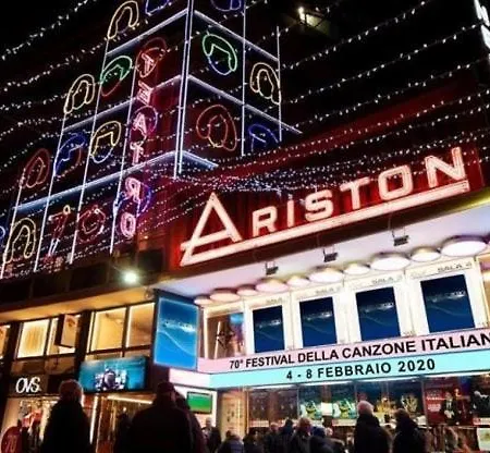 Loft Cavour - Teatro Ariston Apartamento