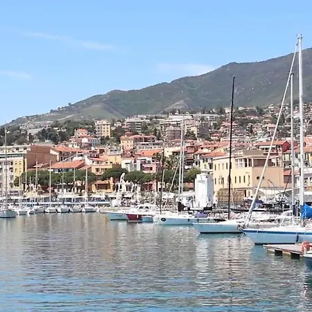 Loft Cavour - Teatro Ariston Apartamento *